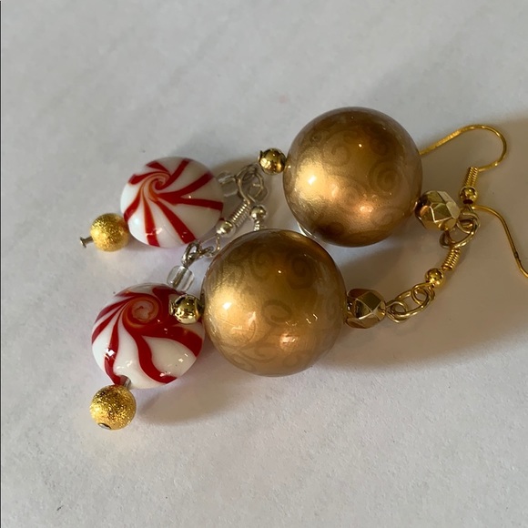 2 pairs Christmas Holiday Earrings - Picture 4 of 4
